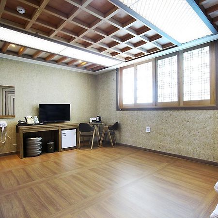Jeonju Hanok Hotel Kung Exterior photo
