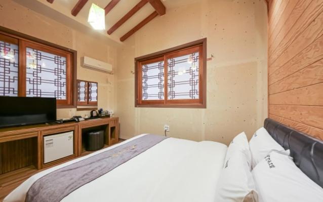 Jeonju Hanok Hotel Kung Exterior photo