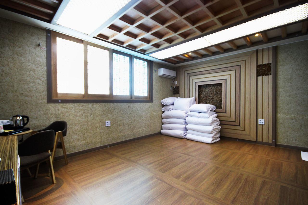Jeonju Hanok Hotel Kung Exterior photo