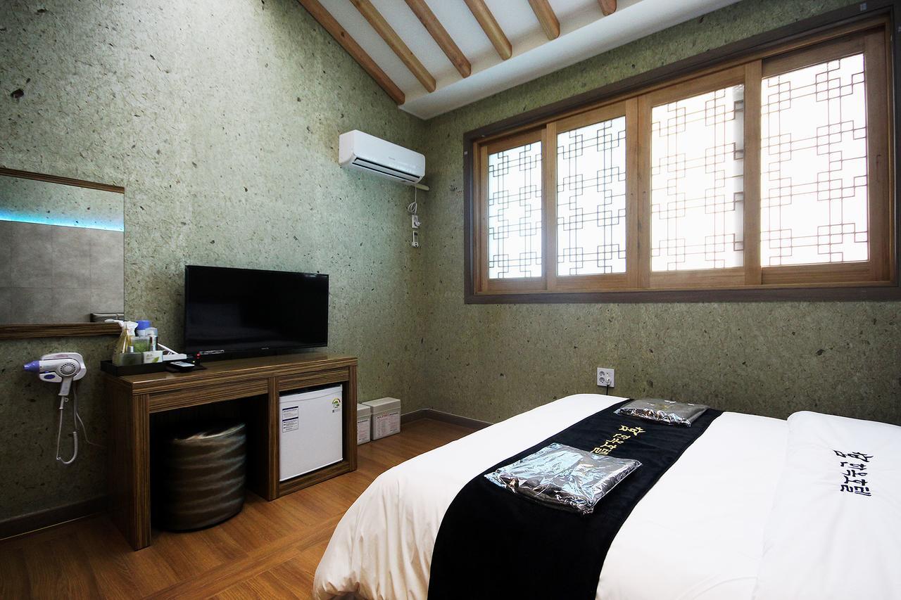 Jeonju Hanok Hotel Kung Exterior photo